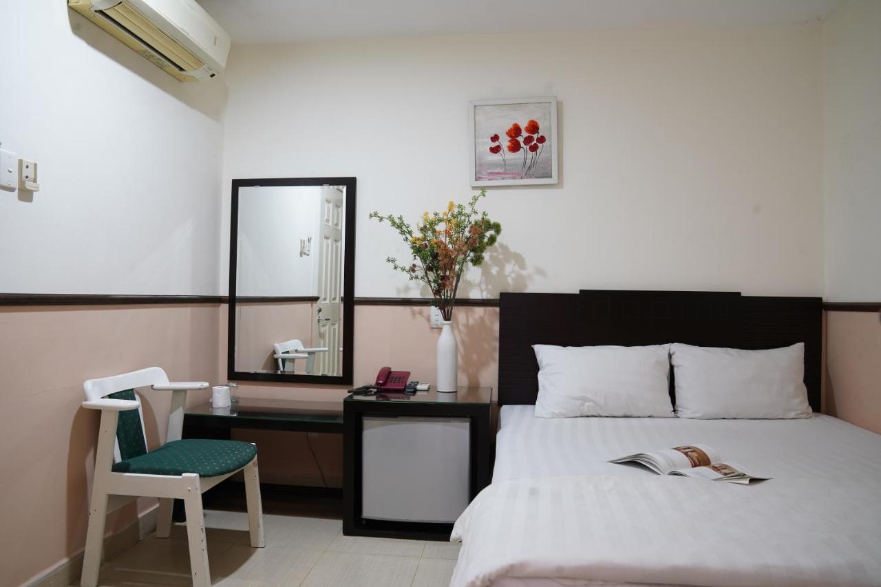 Отель Trang An - 5 Minutes Landmark 81 2*